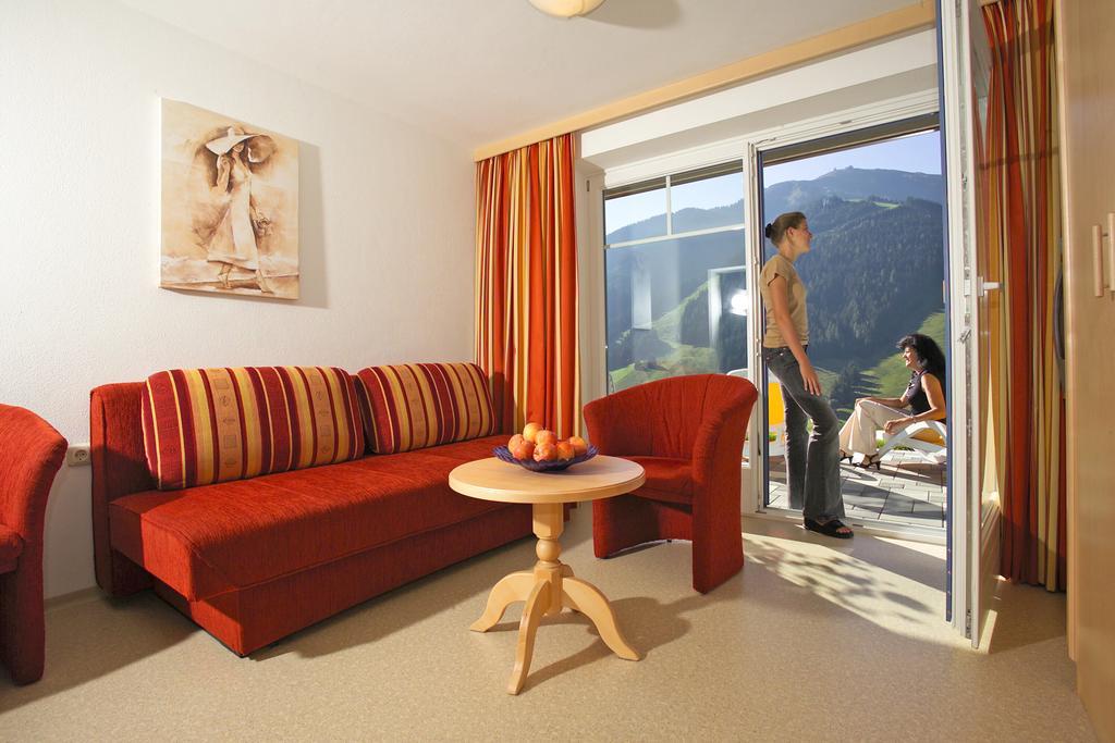 Eberharthof Apartment Заалбах-Хинтерглем Екстериор снимка